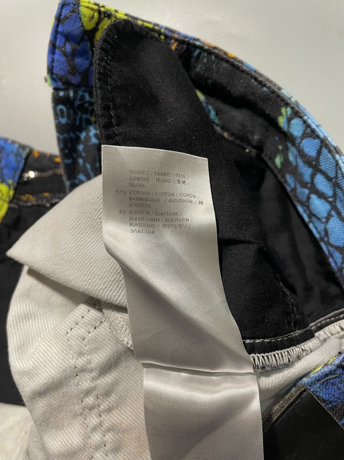 Alexander McQueen Alexander McQueen Multi Color Crocs Skin Print Jeans Size 26" / US 2 / IT 38 - 10 Thumbnail