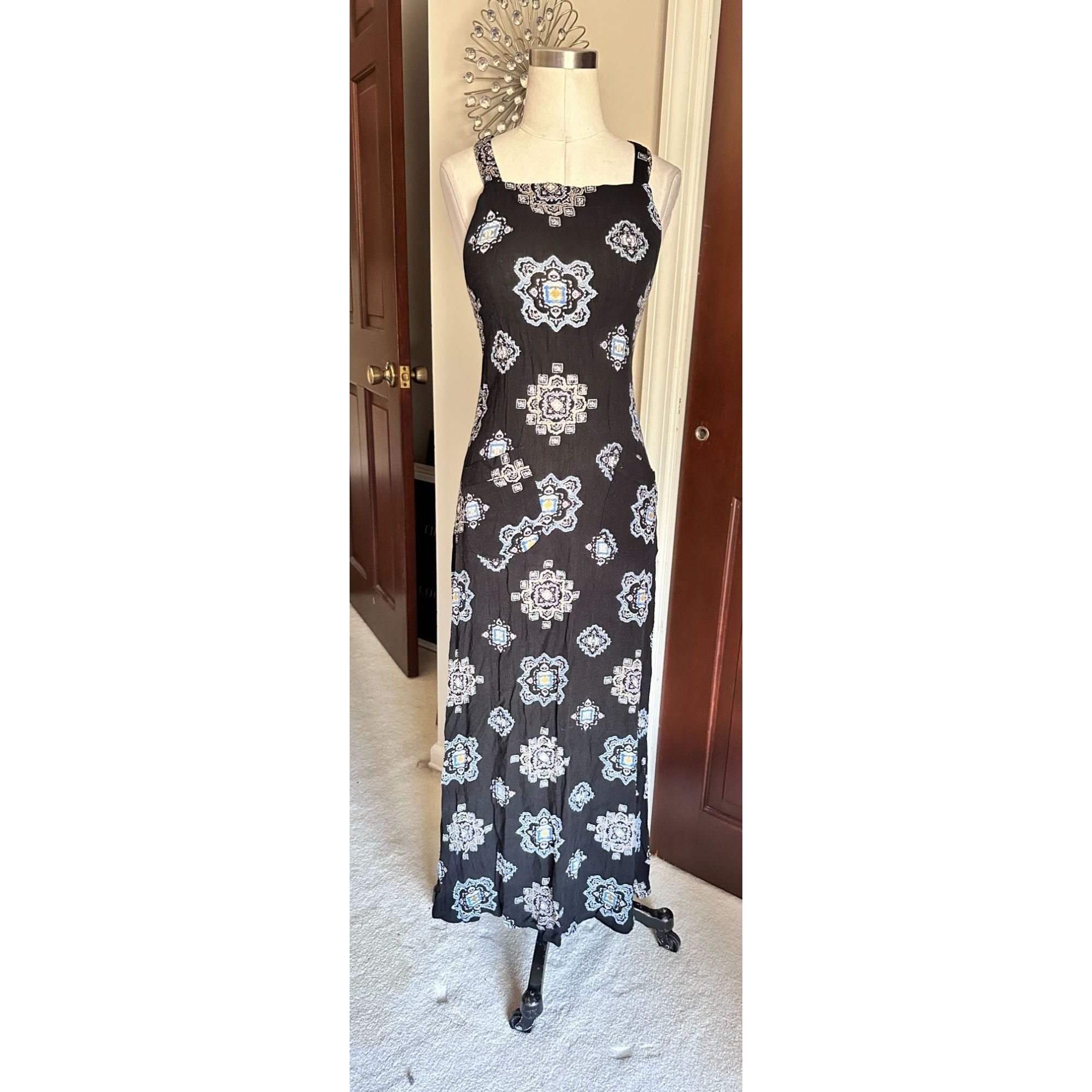Free People Free People navy tribal print maxi with low cut criss cross Size XS / US 0-2 / IT 36-38 - 1 Thumbnail