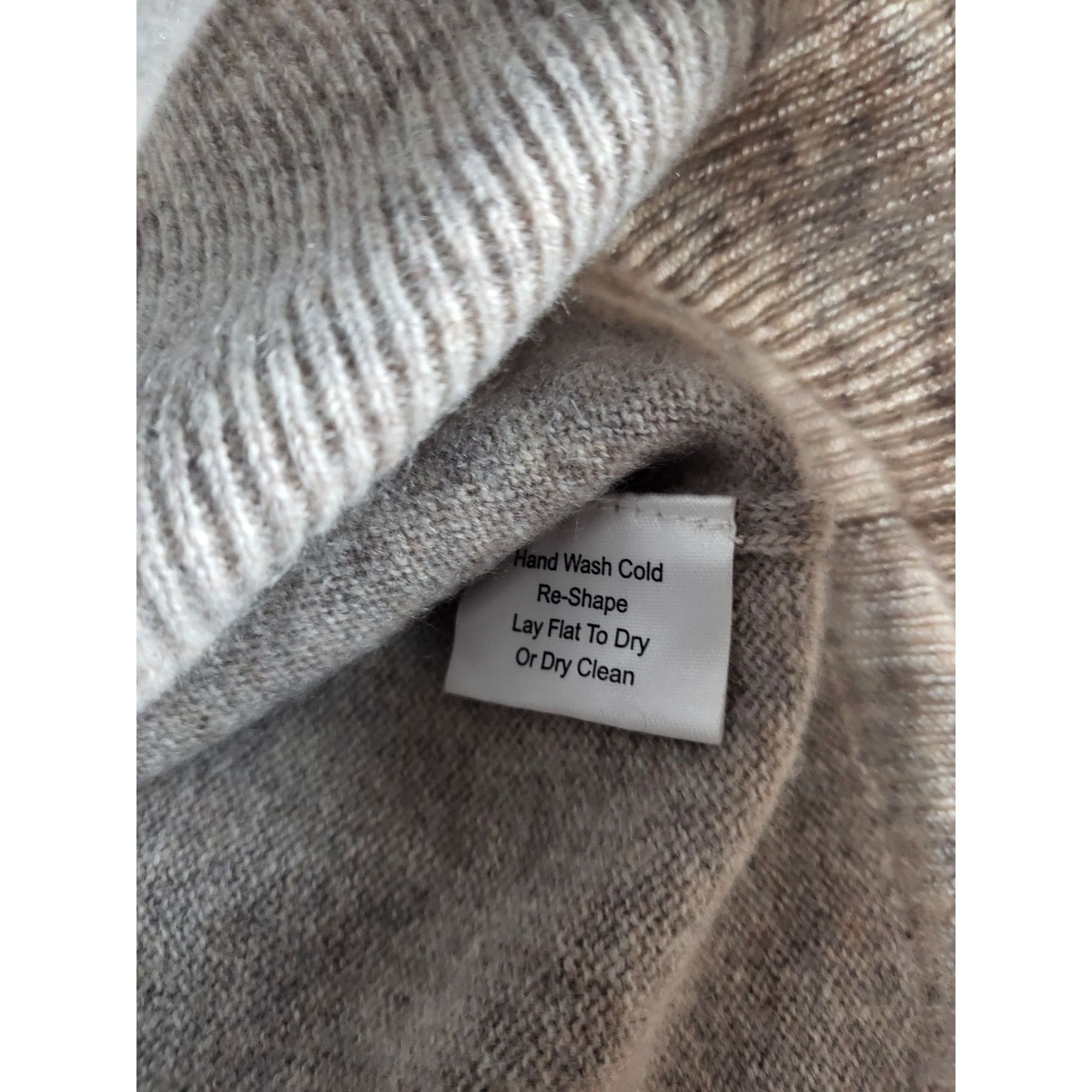 Jos. A. Bank Jos A. Bank Traveler Cashmere Sweater Men Sz XL Tight Knit V Size US XL / EU 56 / 4 - 7 Thumbnail