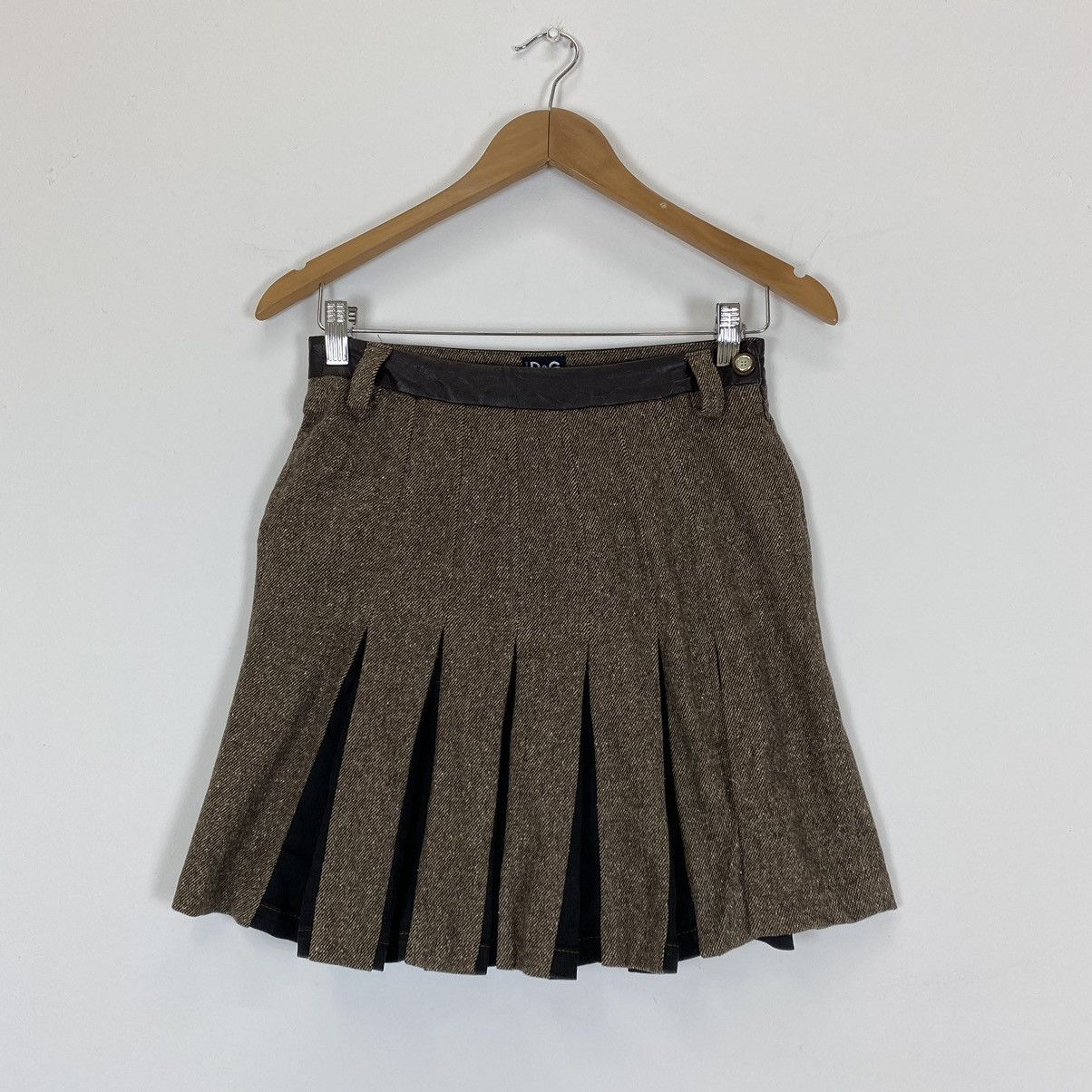 Designer × Dolce & Gabbana ✨Dolce & Gabbana wool skirt Size 26" / US 2 / IT 38 - 1 Thumbnail