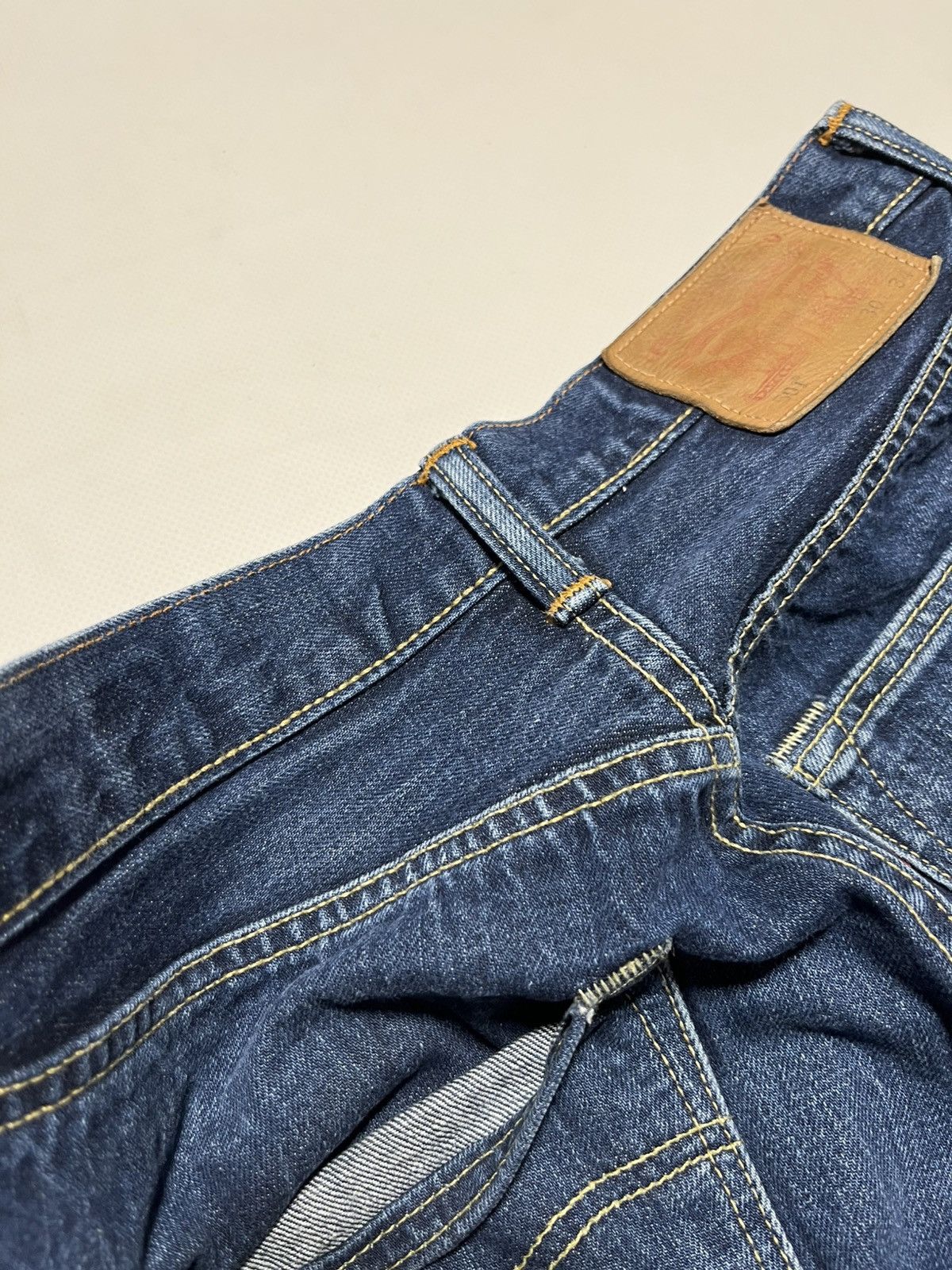 Levi's Vintage Clothing Vintage Levi’s 501 WhiteOak ConeDenim Selvedge VStitch Jeans Size US 30 / EU 46 - 10 Thumbnail
