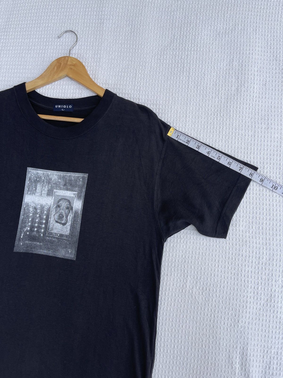 Uniqlo Rare🔥Vintage Uniqlo Dog Box Logo Tee Size US L / EU 52-54 / 3 - 11 Thumbnail