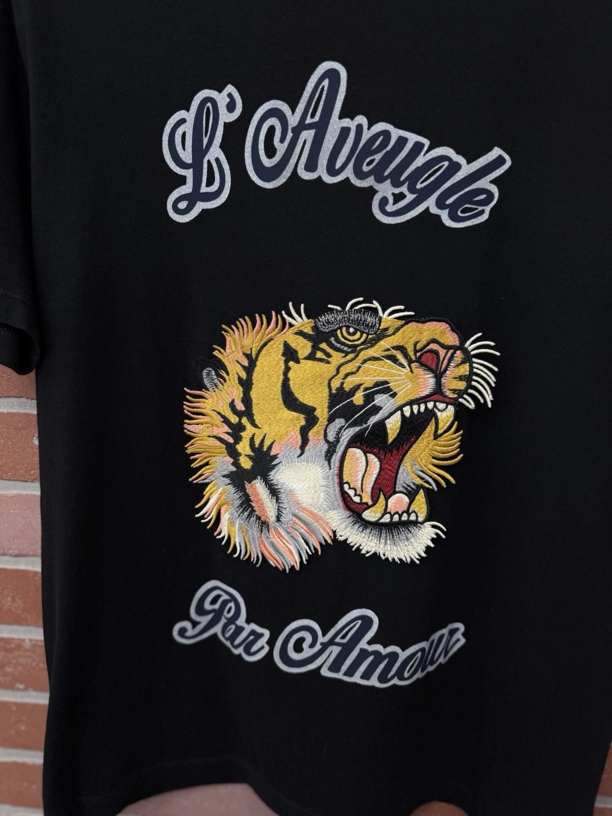Gucci GUCCI Lion Embroidered T-shirt Size Medium “Tiny Holes” Size US M / EU 48-50 / 2 - 5 Thumbnail