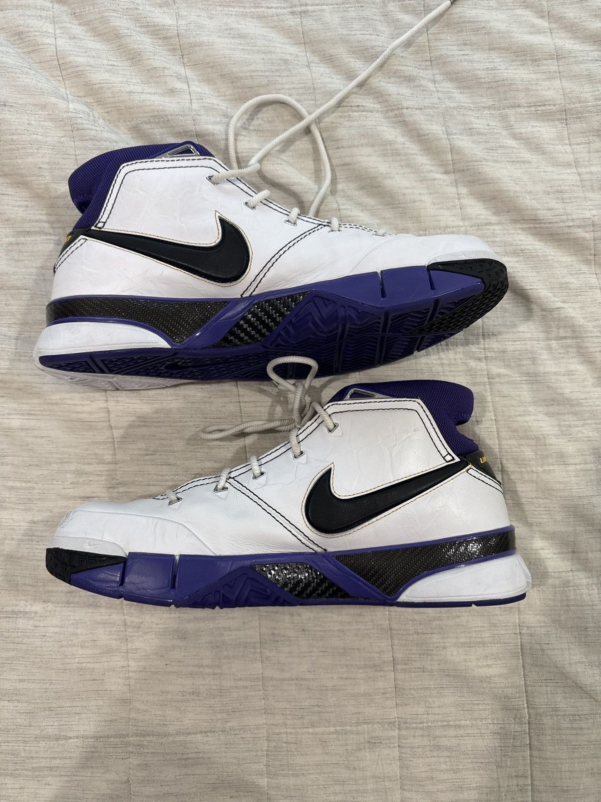 Nike Kobe 1 protro size 12 Size US 12 / EU 45 - 3 Thumbnail