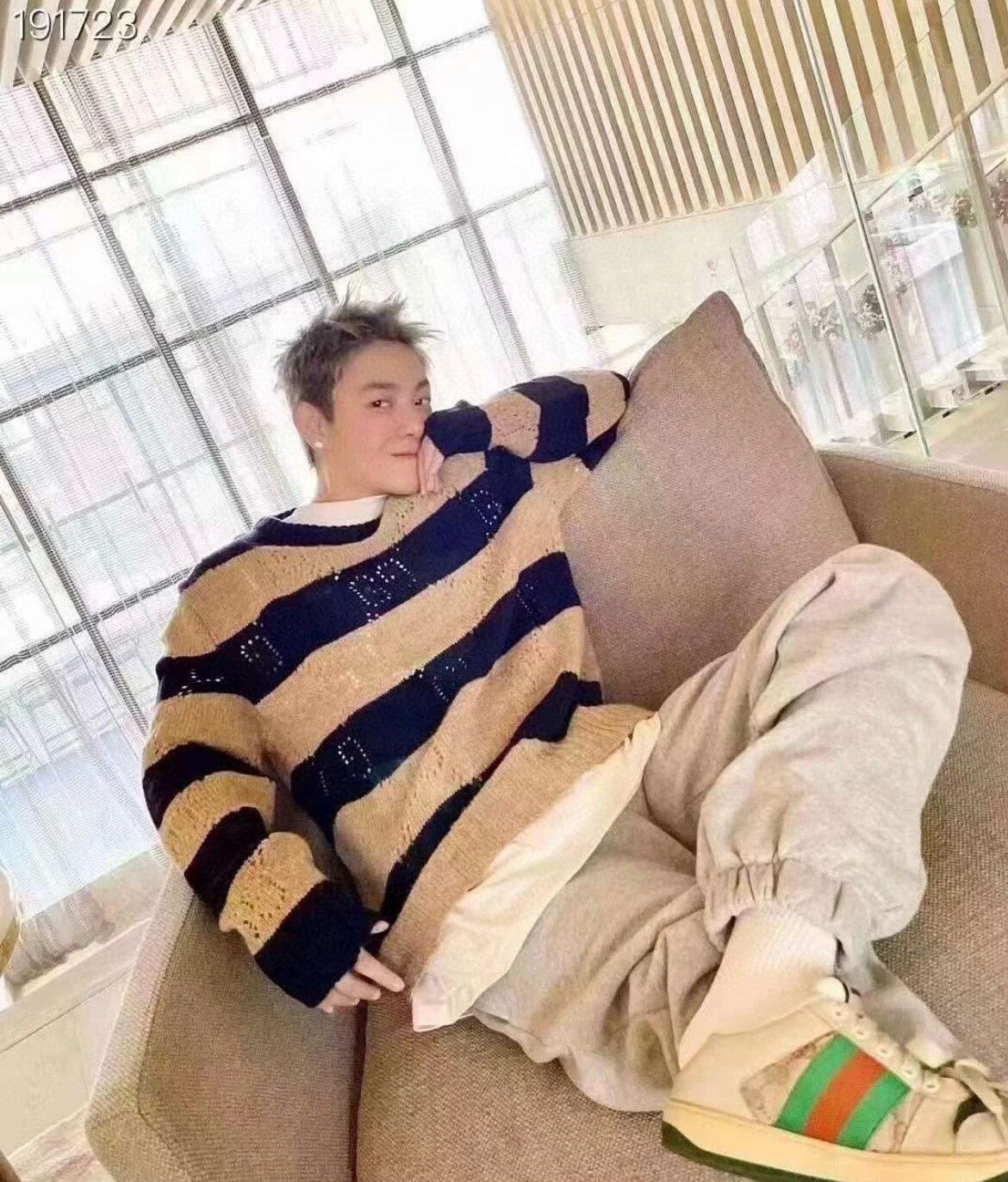Gucci gucci striped sweater in camel color size L Size US L / EU 52-54 / 3 - 9 Thumbnail