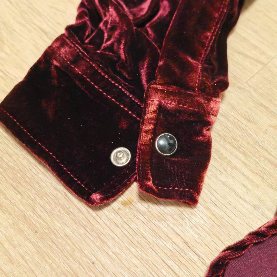 Saint Laurent Paris Saint Laurent Red Velvet Western Shirt. Size US XS / EU 42 / 0 - 3 Thumbnail