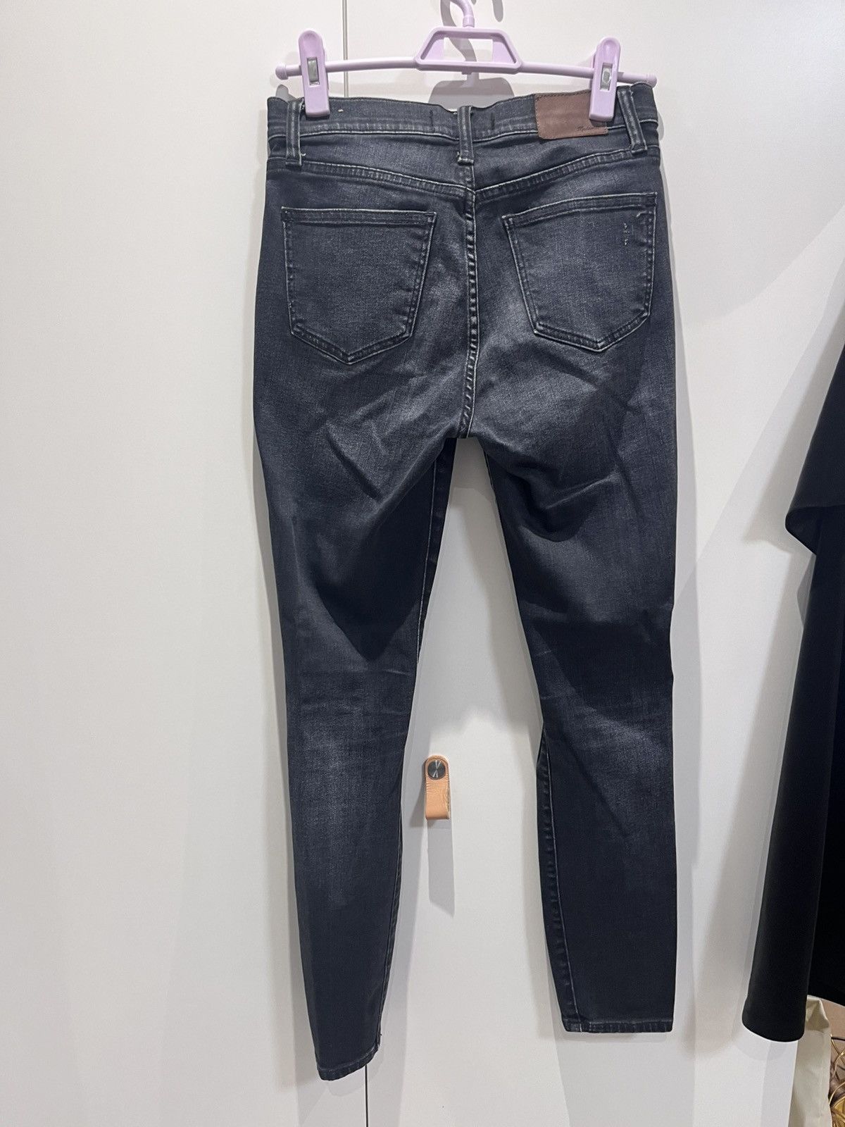 Madewell Charcoal madewell distressed high riser skinny jeans Size 27" / US 4 / IT 40 - 4 Thumbnail