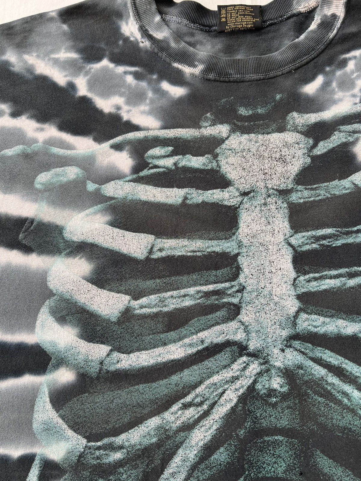 Vintage Vintage 90s Planet Earth Skeleton Ribs Tie Dye T-shirt Size US L / EU 52-54 / 3 - 7 Thumbnail
