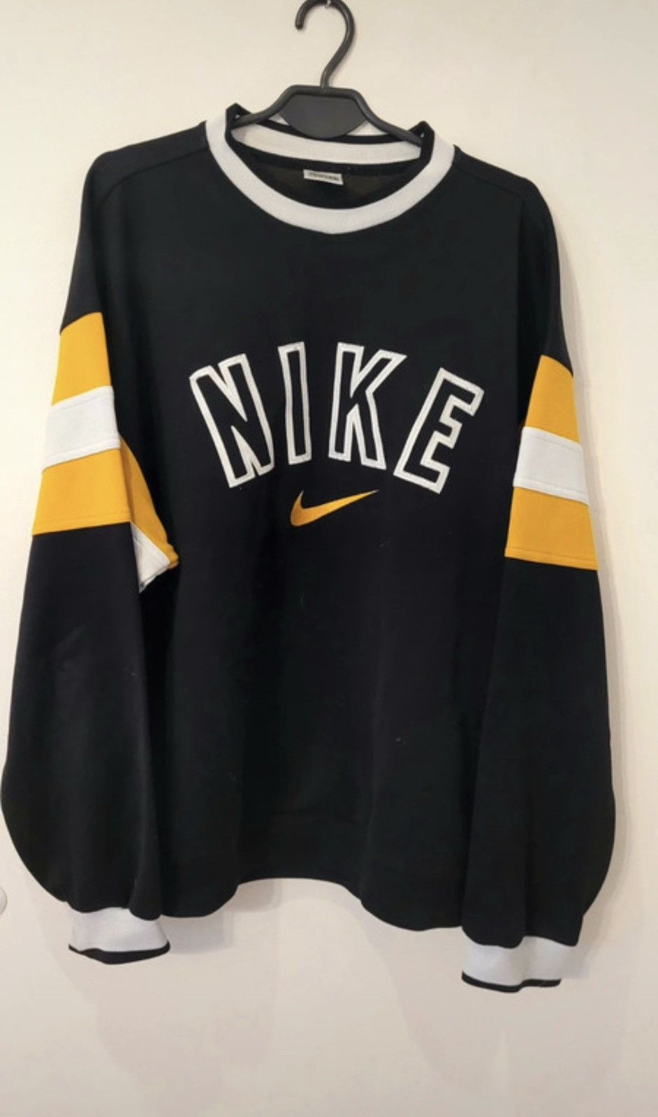 Nike × Vintage Nike vintage Crewneck black yellow 90s Size US L / EU 52-54 / 3 - 1 Thumbnail