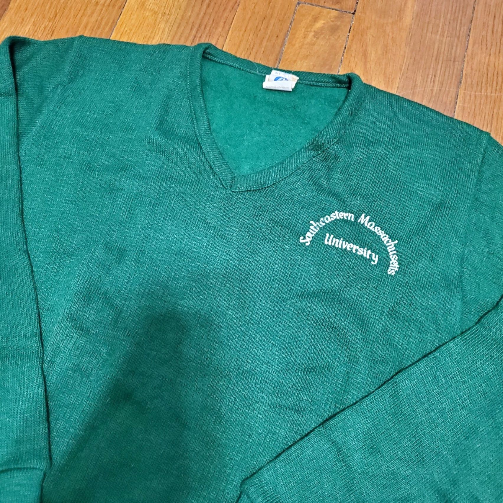 Vintage VINTAGE Artex University Sweater V-Neck Green size M Regular Knit Pullover Logo Graphic Print Men’s Size US M / EU 48-50 / 2 - 4 Thumbnail