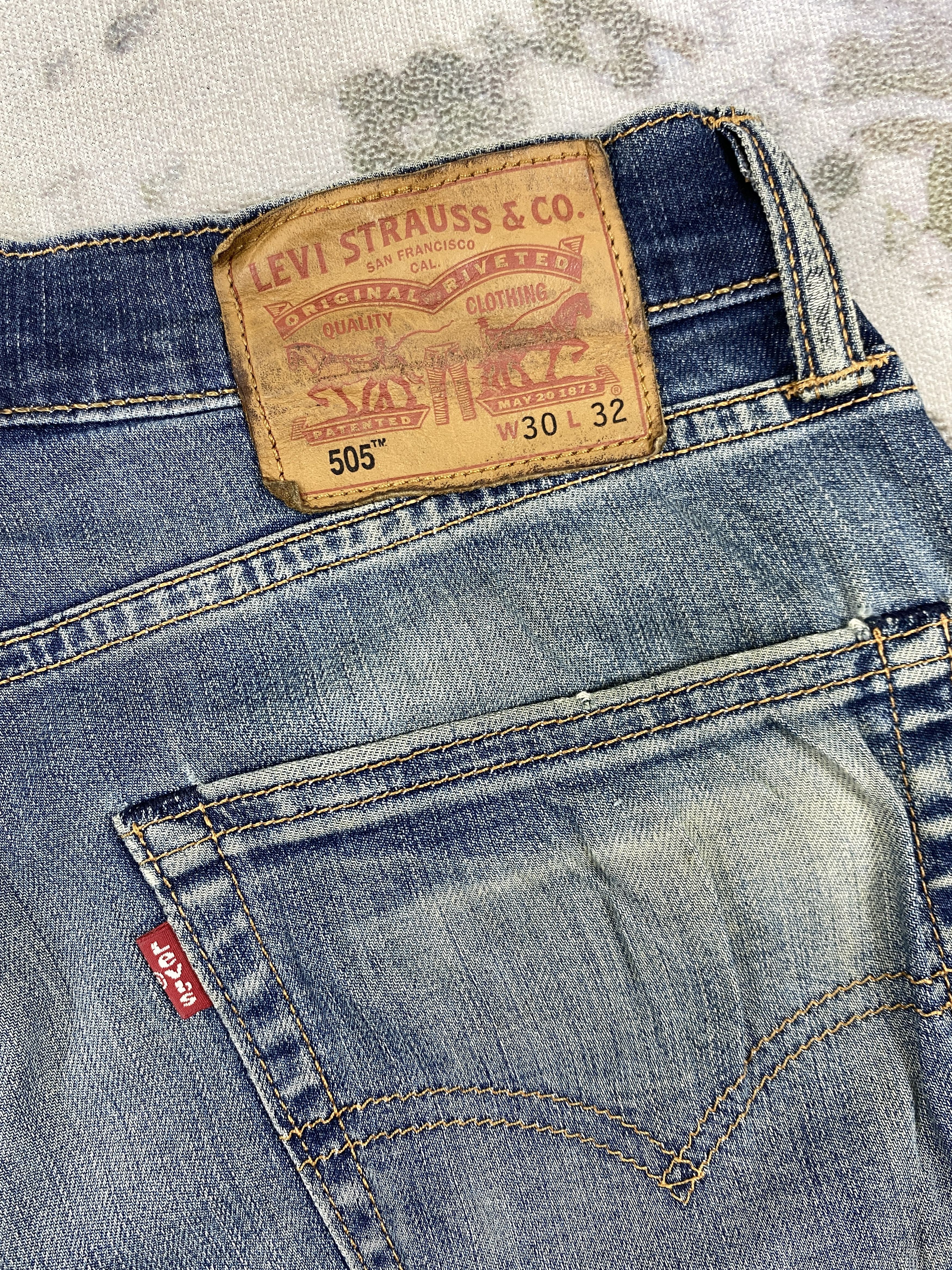 Levi's Distressed Blue Levi's 505 Jeans 30x28.5 Denim SJ194 Size US 30 / EU 46 - 13 Thumbnail
