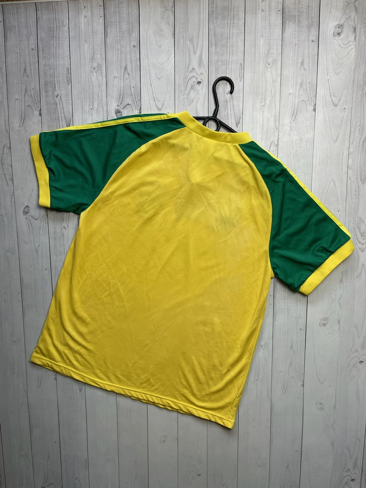 Vintage Vintage Wales soccer tee yellow rare size XL-XXL Size US XL / EU 56 / 4 - 5 Thumbnail