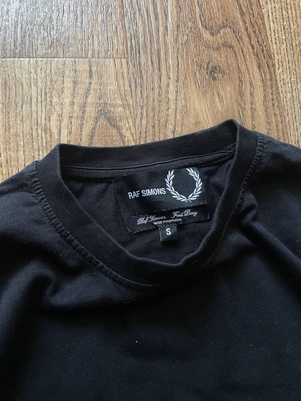 Fred Perry × Raf Simons Fred Perry X Raf Simons Vintage Black T-Shirt Size US S / EU 44-46 / 1 - 4 Thumbnail