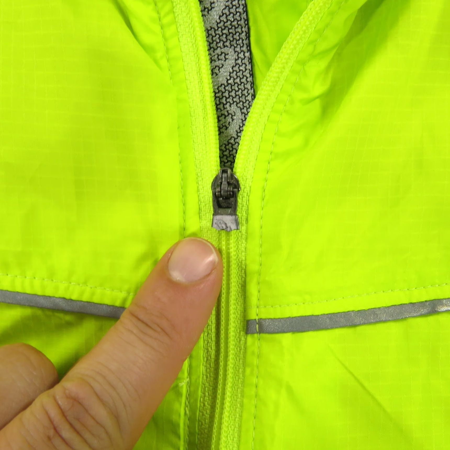 Asics ASICS Vest Mens XL New York City Marathon 2008 Runner Running High Vis HiViz Windbreaker Jacket Long Sleeve Zip Reflective Pockets Regular Size US XL / EU 56 / 4 - 4 Thumbnail