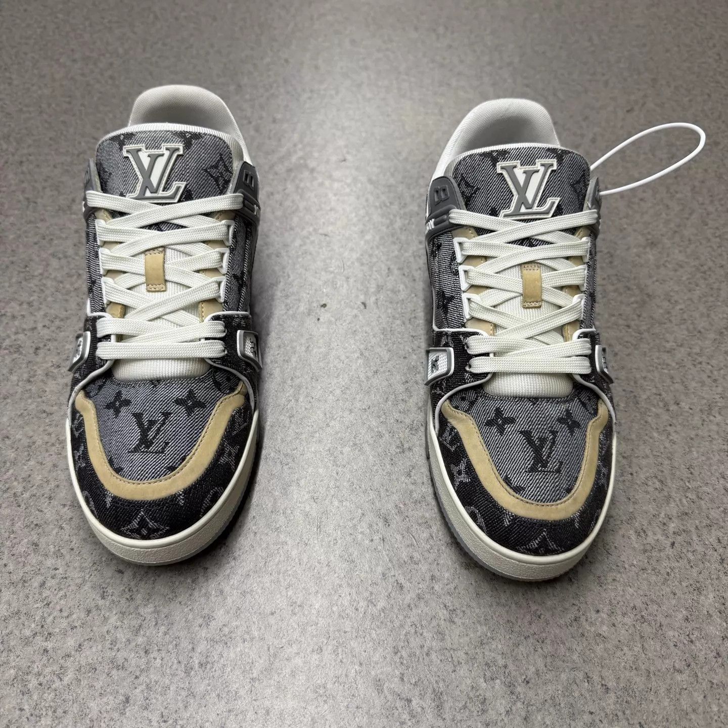 Louis Vuitton LV Trainer Gray White Monogram Denim 8/42 98 New Size US 9 / EU 42 - 8 Thumbnail