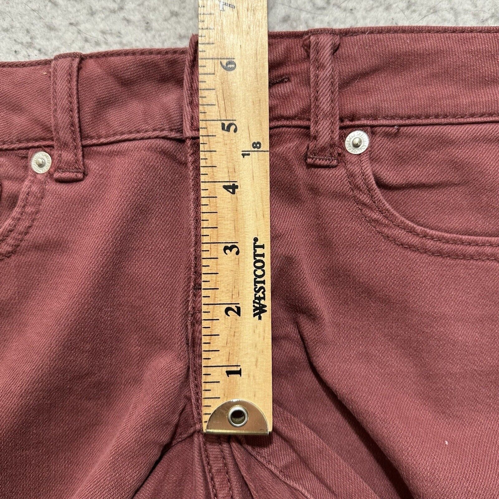 American Eagle Outfitters American Eagle 2 Burgundy Dark Red Denim Shorts 4" Inseam Size 26" / US 2 / IT 38 - 10 Thumbnail