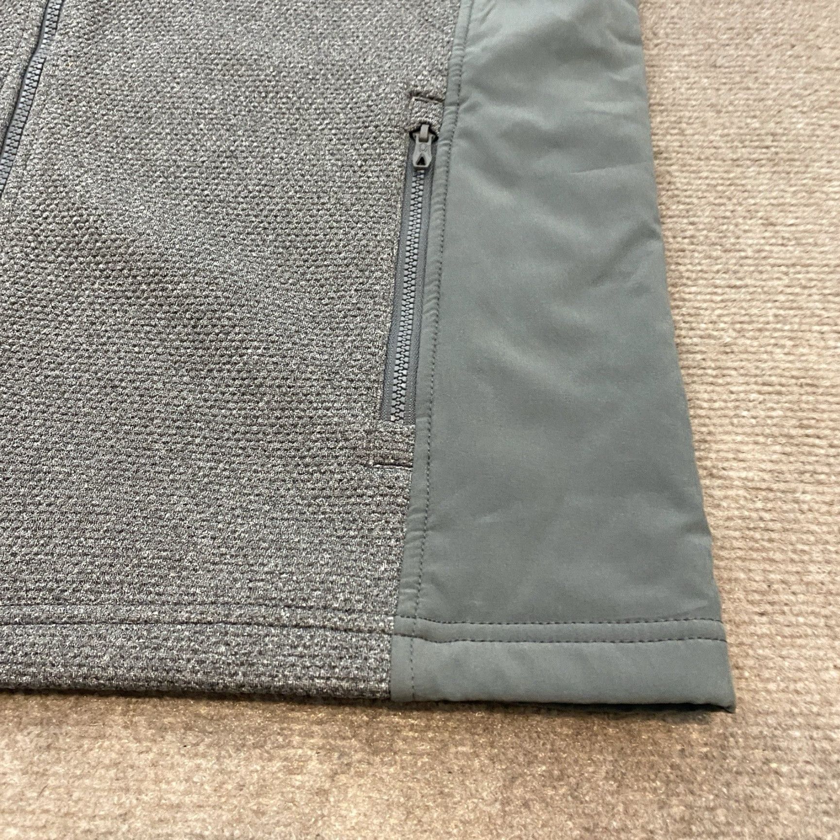 Spyder Spyder Vest Mens M Full Zip Pillow Tech Gray Insulated Stretch Logo Size US M / EU 48-50 / 2 - 4 Thumbnail