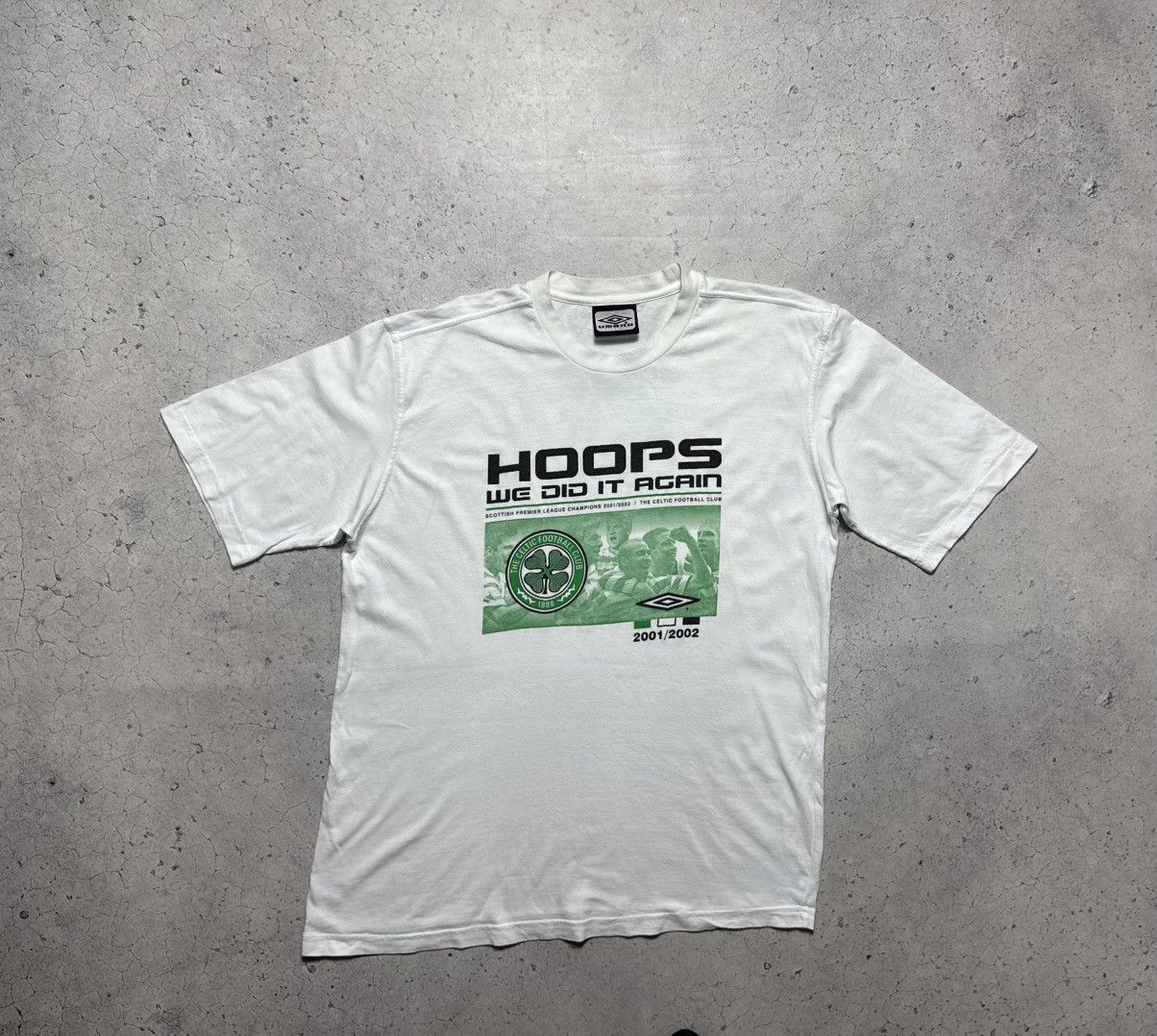 Umbro Umbro FC Celtic Vintage T-Shirt Big Logo Hoops 2001/2002 Size US XL / EU 56 / 4 - 1 Thumbnail