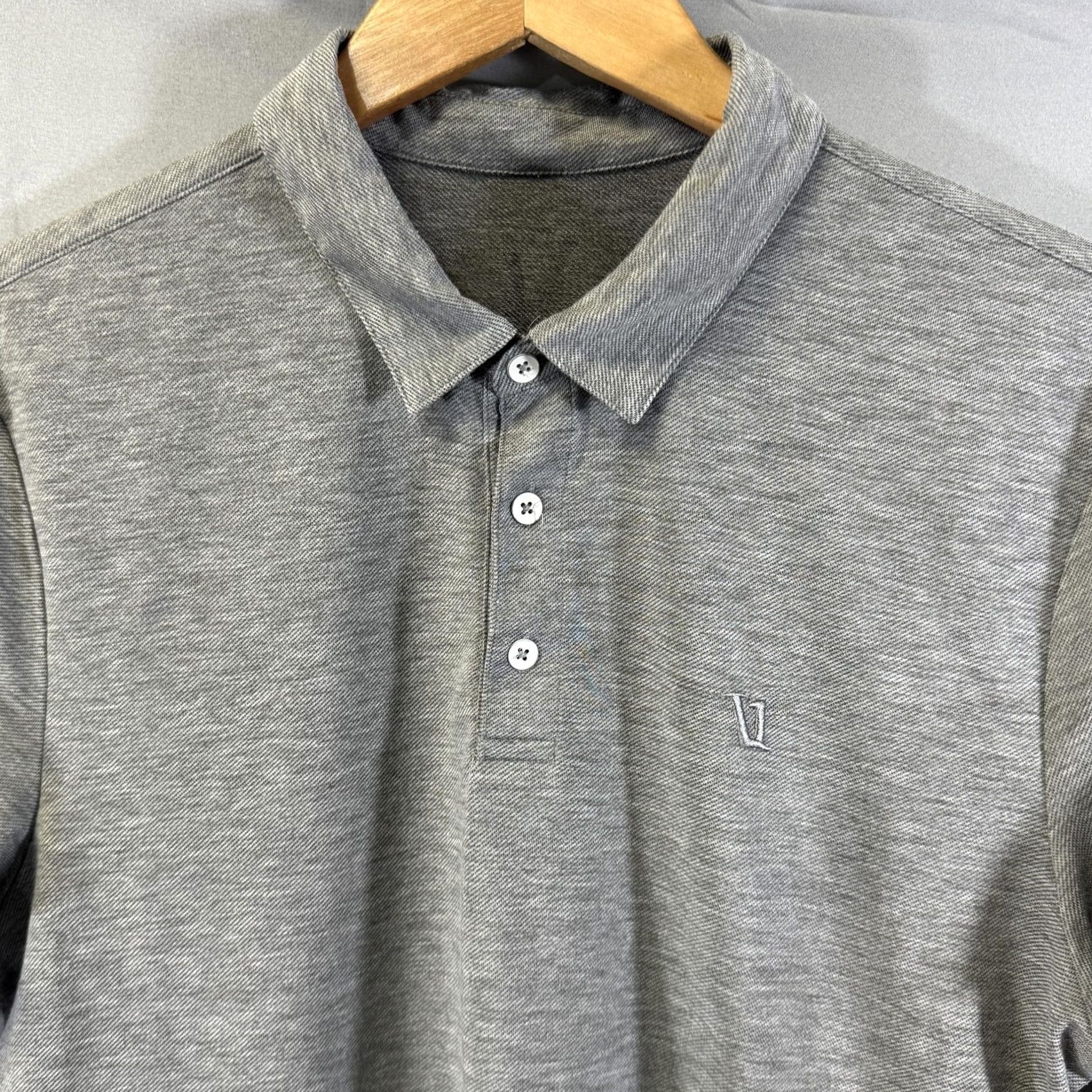 Vuori VUORI Polo Shirt Mens M Gray Heather Short Sleeve 3-Button Collared Logo V Mens Size US M / EU 48-50 / 2 - 3 Thumbnail