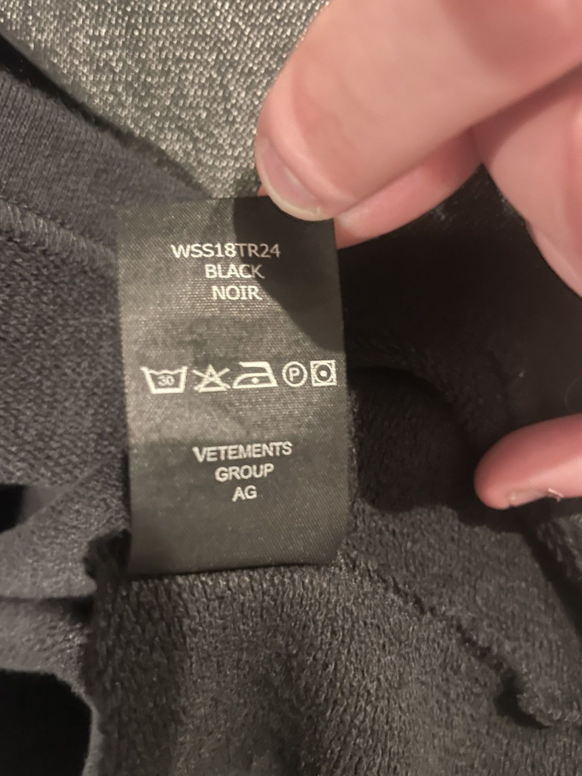 Tommy Hilfiger × Vetements Vetements x Tommy Double Sleeve Hoodie in Black Size US L / EU 52-54 / 3 - 8 Thumbnail