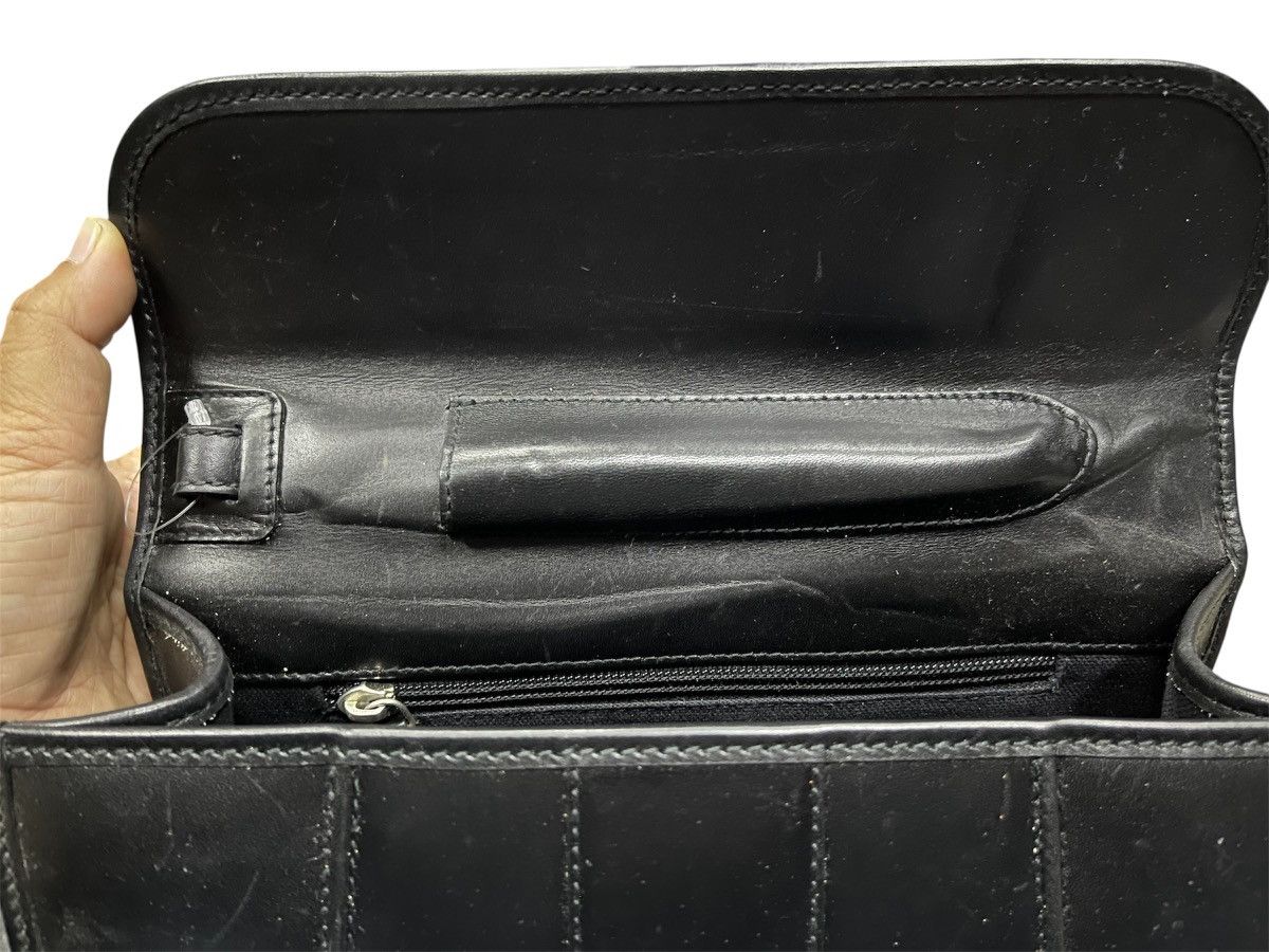 Salvatore Ferragamo Vintage Salvatore Ferragamo Leather Clutch/Pouch Size ONE SIZE - 5 Thumbnail