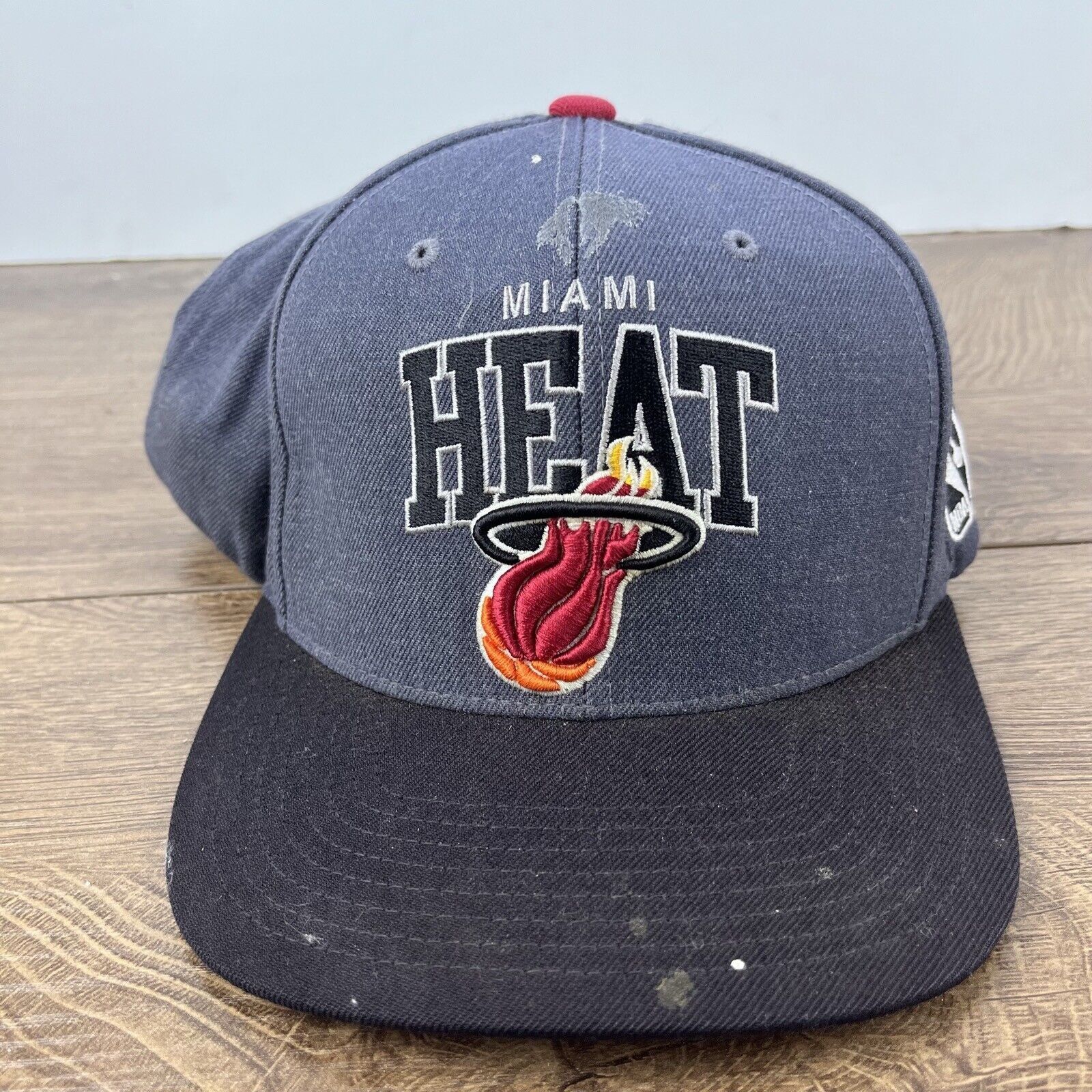 Mitchell & Ness Miami Heat Snapback Hat Mitchell & Ness Gray Cap Adjustable Size ONE SIZE - 5 Thumbnail