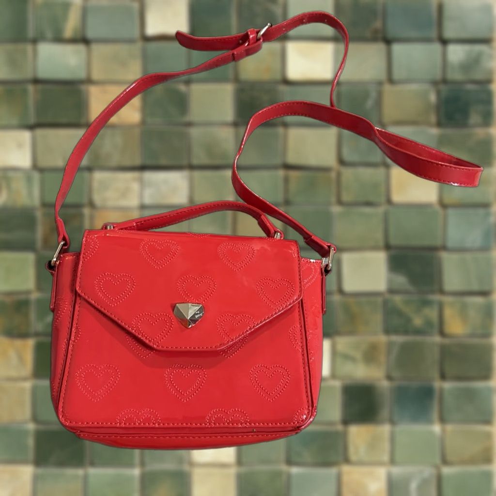 Betsey Johnson EUC Betsey Johnson Red Top Handle Bag Crossbody Heart Design Satchel Purse Casual Medium Women Size M / US 6-8 / IT 42-44 - 1 Thumbnail