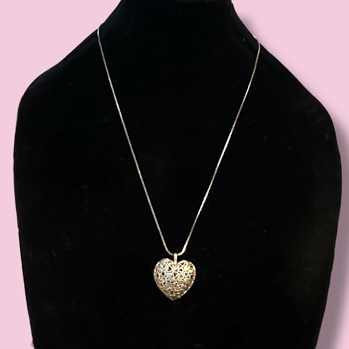 Vintage Vintage silver tone puffed filigree heart pendant necklace Size ONE SIZE - 1 Thumbnail