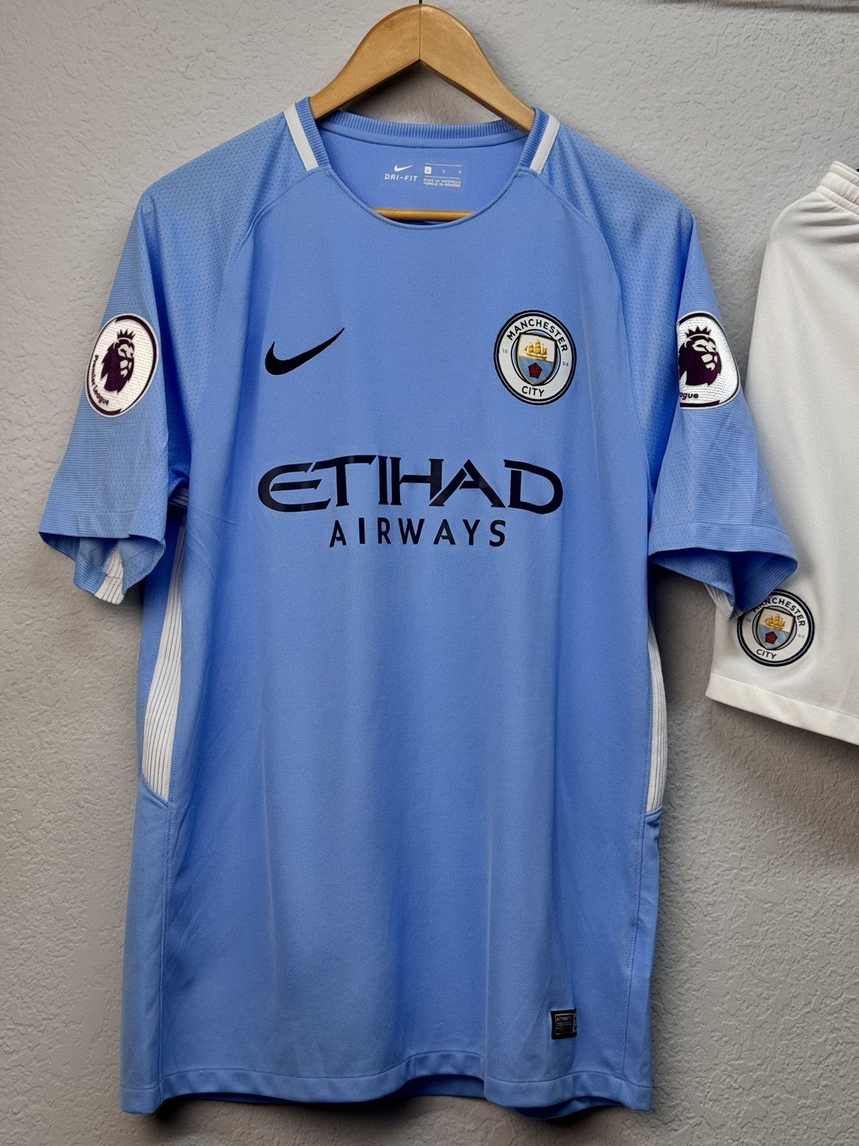 Vintage Vintage Nike Manchester City Sterling 2017 suits blockcore Size US L / EU 52-54 / 3 - 7 Thumbnail