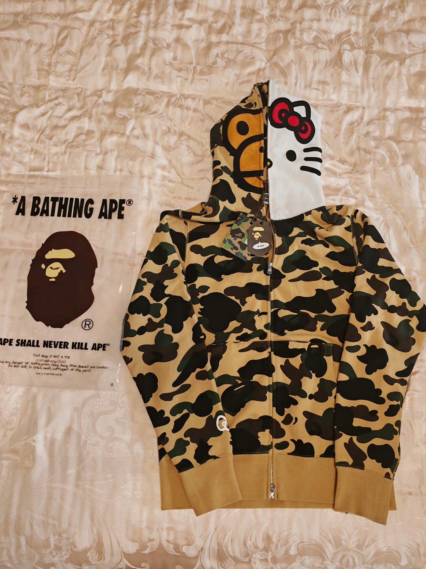 Bape Bape Collab Camo Yellow Hoodie M Men Size US M / EU 48-50 / 2 - 1 Thumbnail