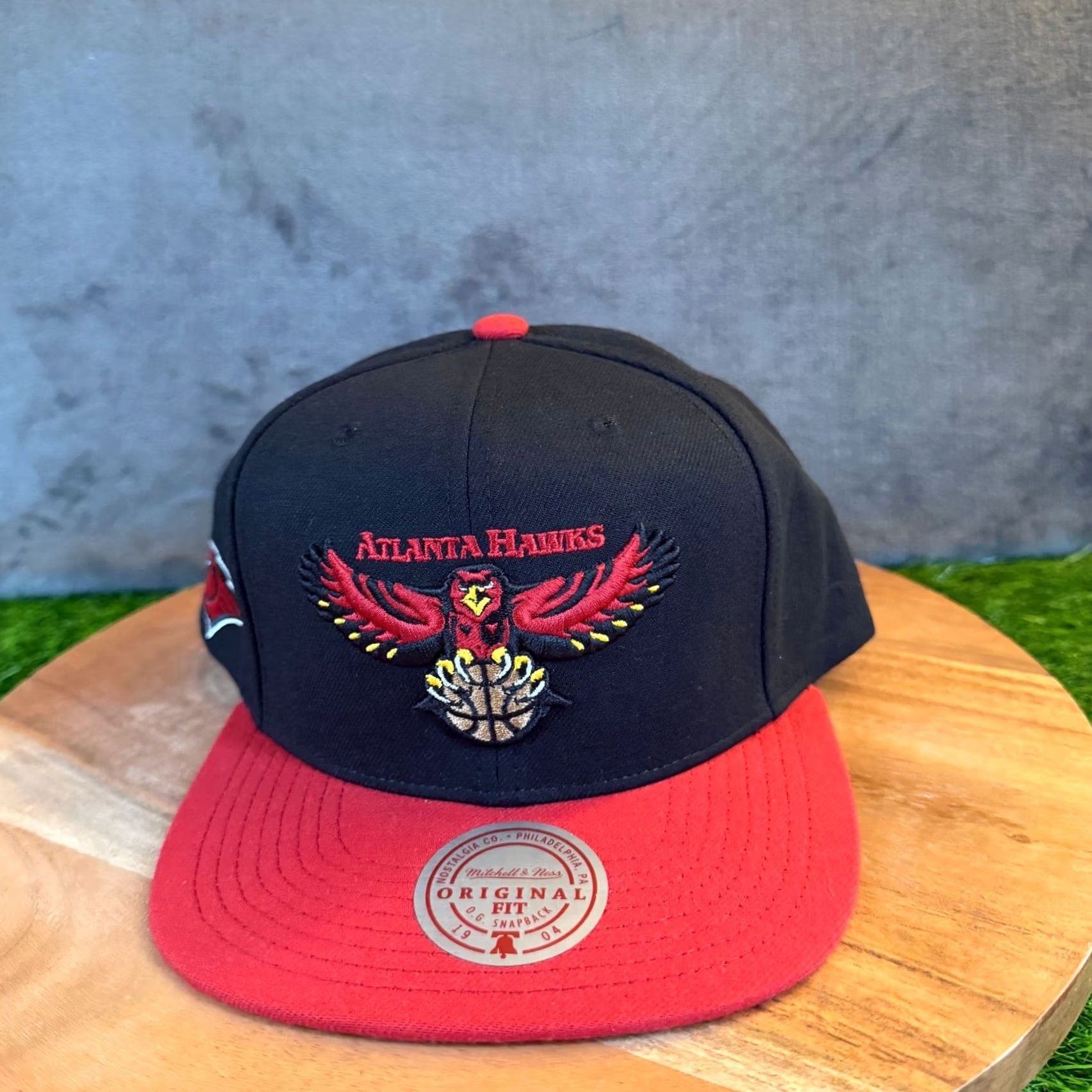 Mitchell & Ness Mitchell & Ness Atlanta Hawks Snapback Hat NWT Black Red NBA Basketball Cap Mens Adjustable One Size Hat Size ONE SIZE - 2 Thumbnail
