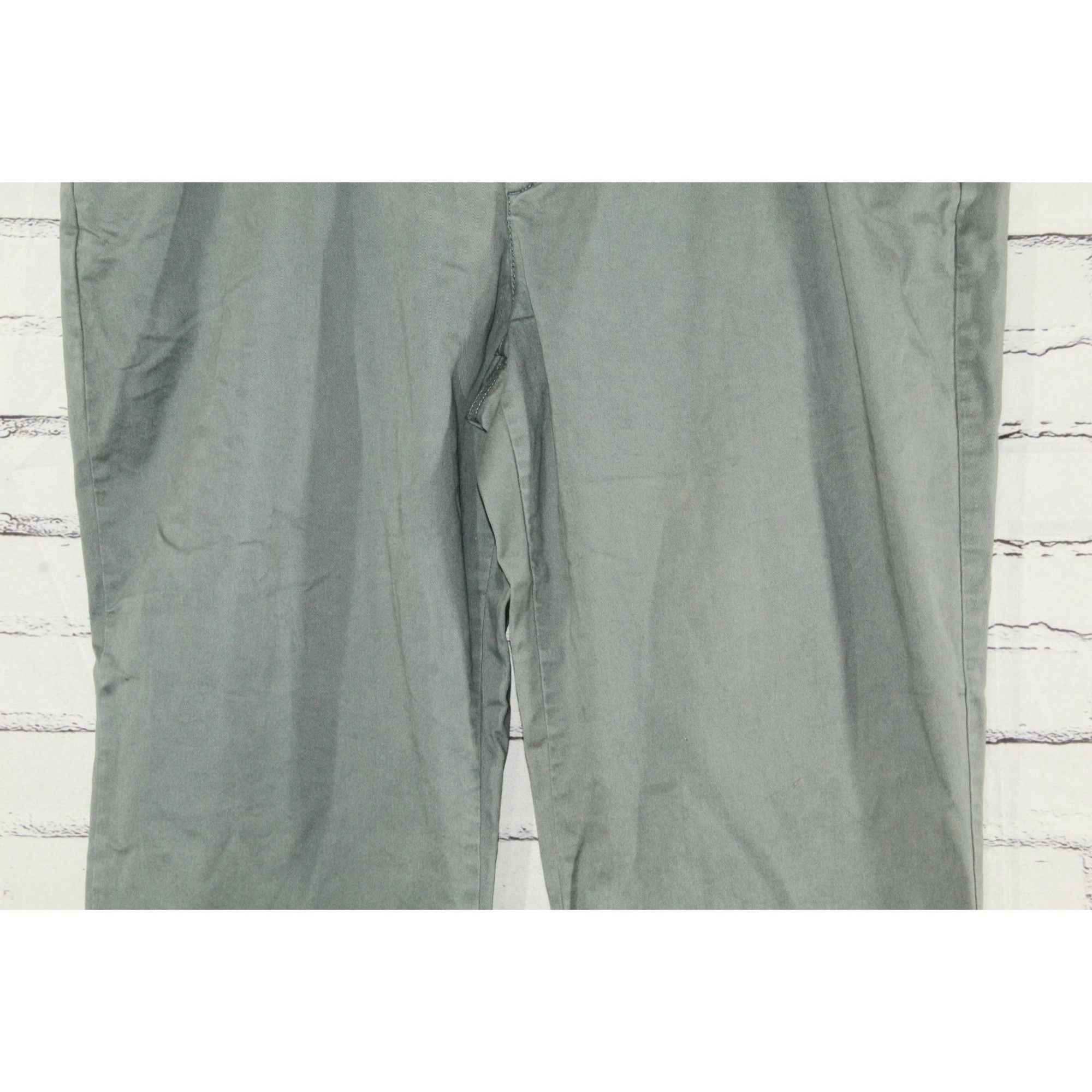 L.L. Bean LL Bean Men's Gray Natural Fit Pants Flat Front Chino Casual Size US 42 / EU 58 - 4 Thumbnail