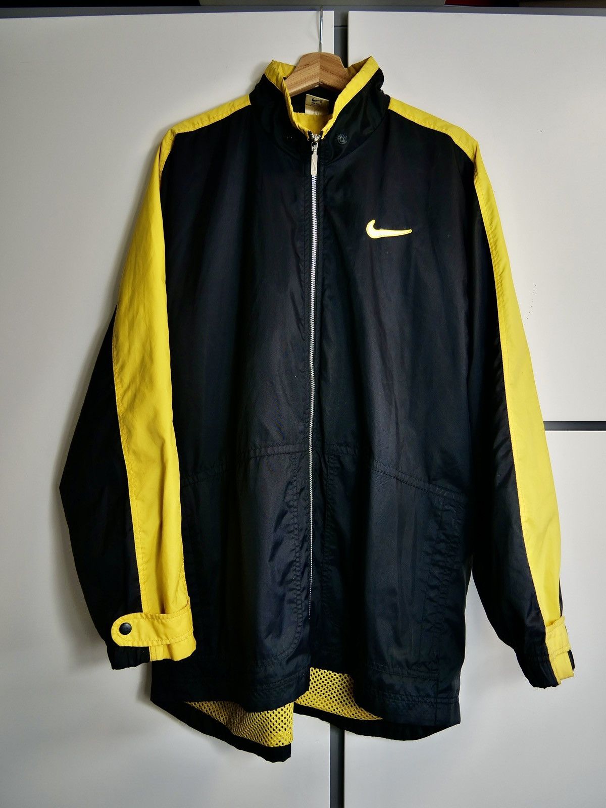 Vintage 🖤💛 Vintage 90s Nike Logo Embroidery Windbreaker Jacket Size US L / EU 52-54 / 3 - 1 Thumbnail