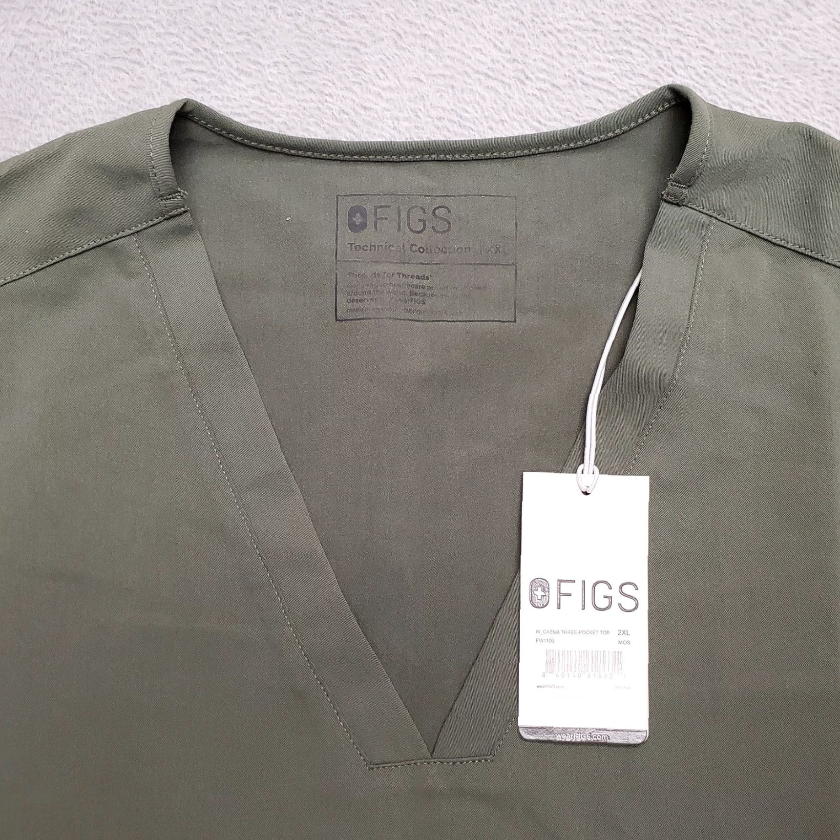 Vintage FIGS Scrub Top Women 2XL Green Technical Collection 3 Pocket 4 Way Stretch Adult Female Medical Shirt Size XXL / US 16-18 / IT 52-54 - 3 Thumbnail