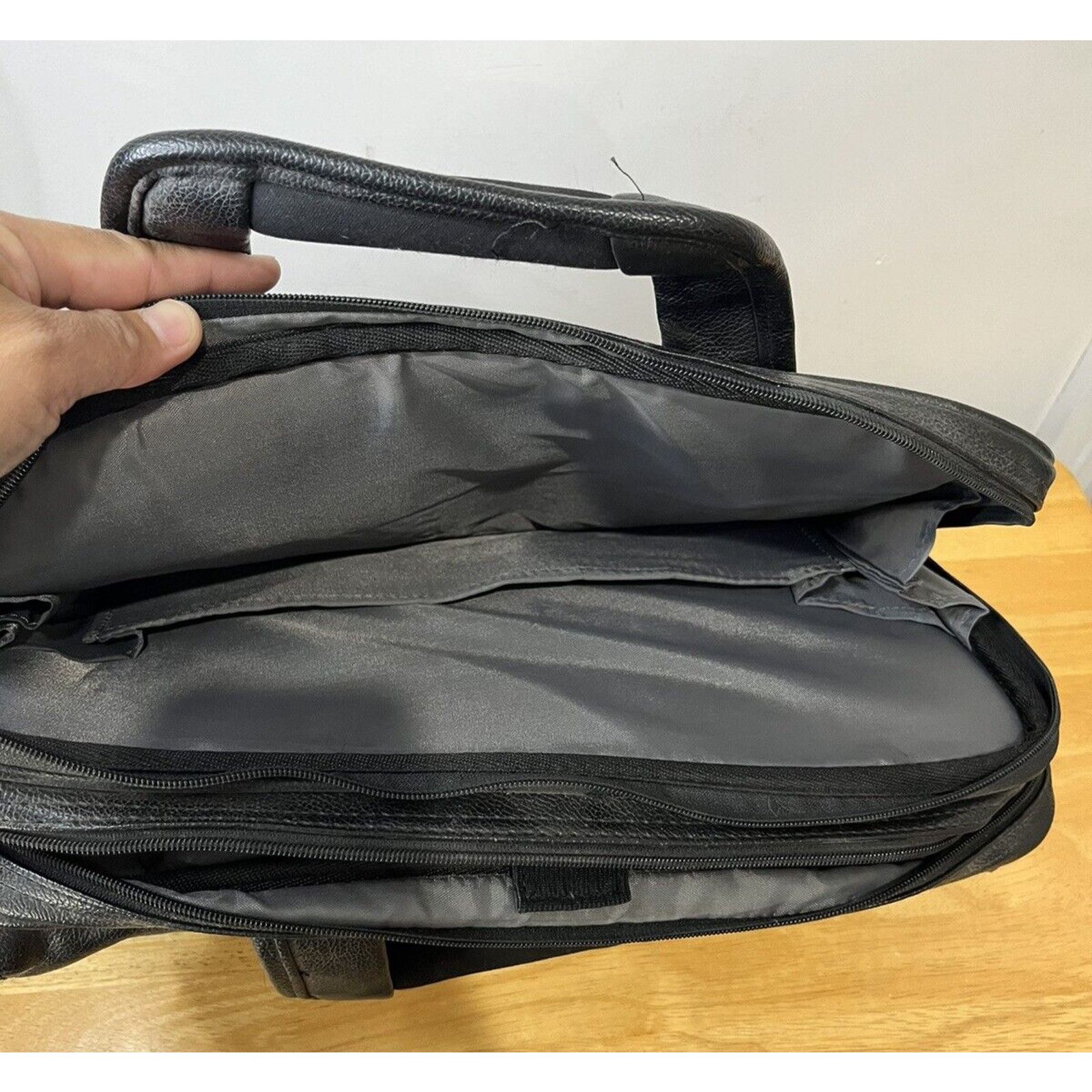 Other Dell Leather Laptop Computer Carry-on Bag Black Briefcase Size ONE SIZE - 8 Thumbnail