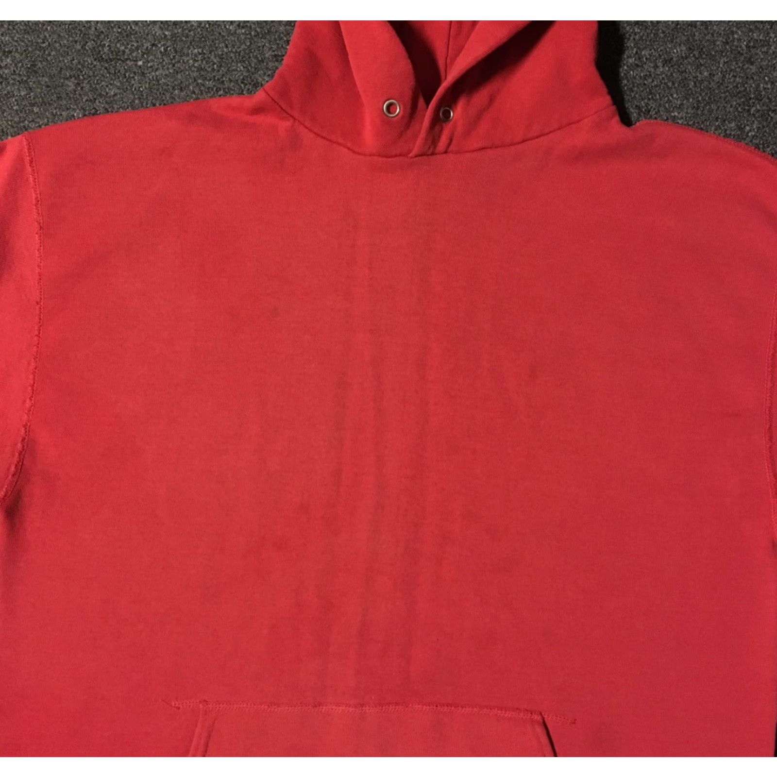 Vintage VINTAGE Medallion Hoodie Shirt Adult M Red 80s 90s Distressed Faded Vintage USA Track Punk Grunge Skate Surf Biker Punk Made in the USA Size US M / EU 48-50 / 2 - 4 Thumbnail