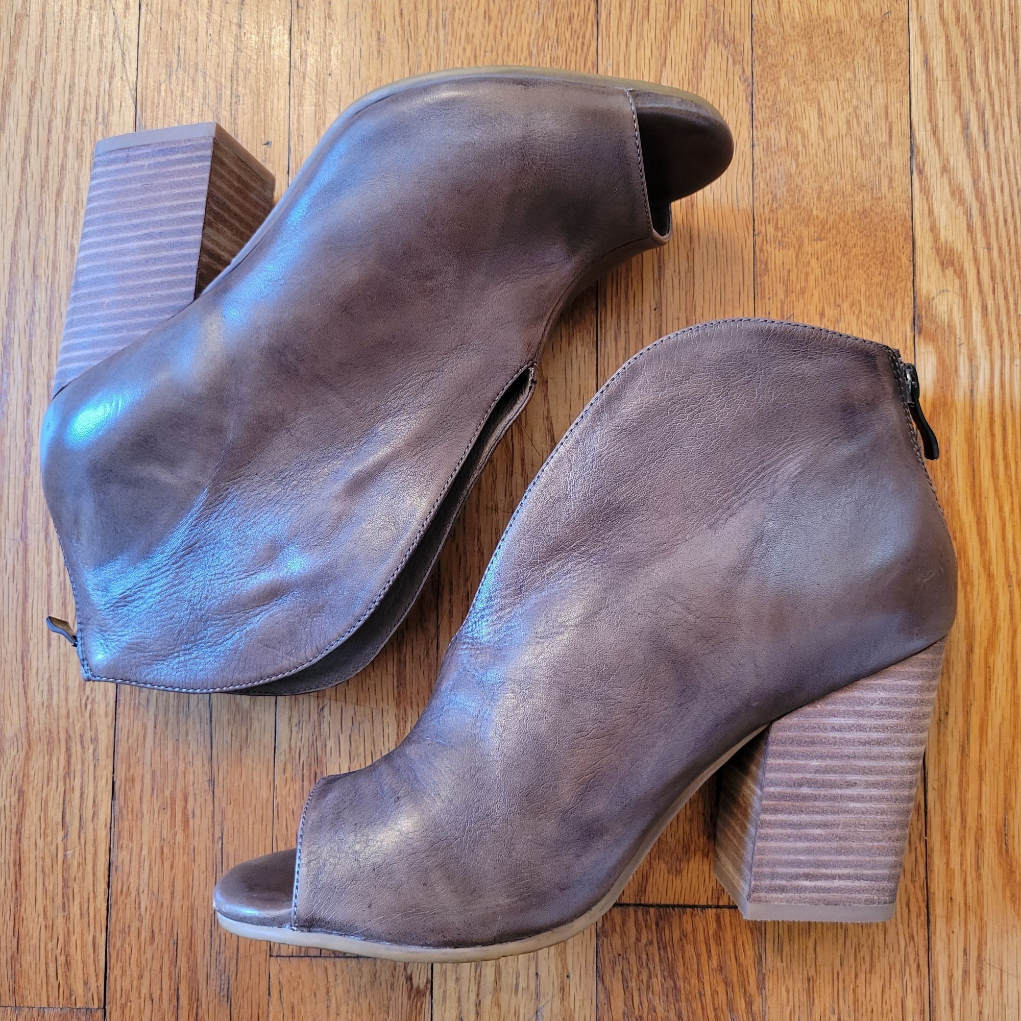 Other Antelope Leather Peep Toe Ankle Boots Block Heel 39 Back Zip Size US 9 / IT 39 - 2 Thumbnail