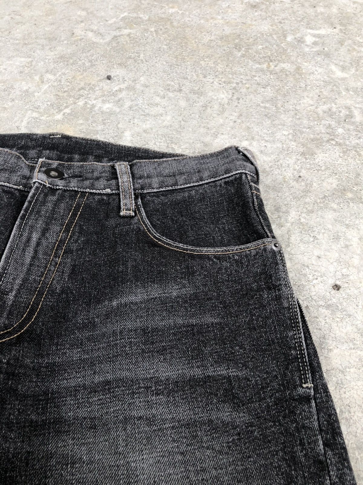 If Six Was Nine Japanese Uniqlo Flared Jeans Distressed Denim Size US 31 - 15 Thumbnail