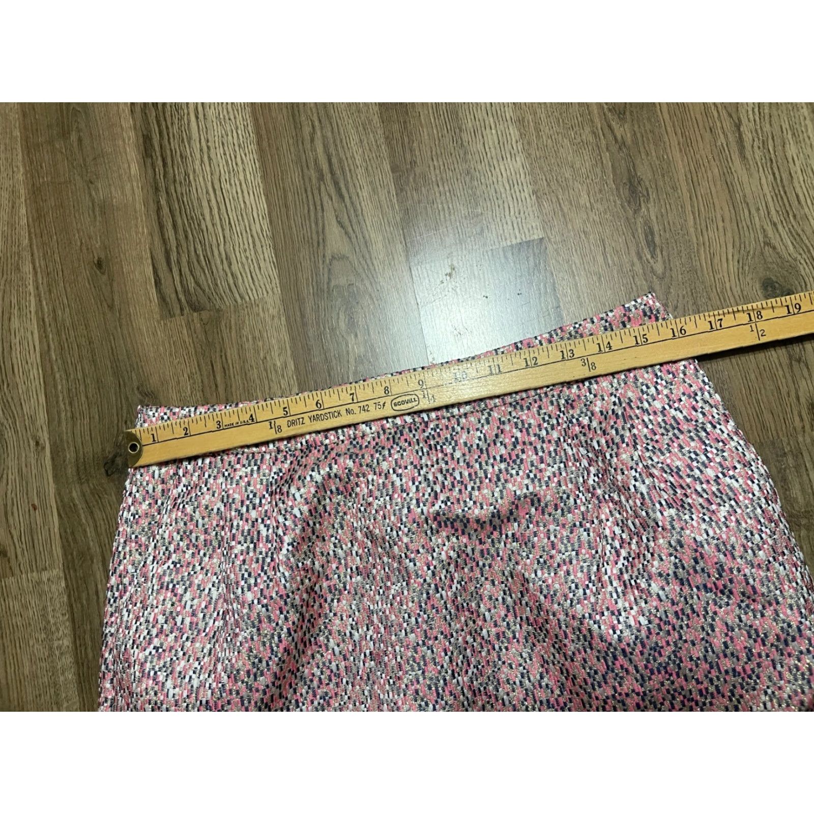 J.Crew **J.CREW Women's Size 8 Mini Tweed Skirt, Zip Back, Pink** User: **J.CREW Women's Size 8 Mini Skirt, Tweed, Zip Back, Pink** Size 30" / US 8 / IT 44 - 6 Thumbnail