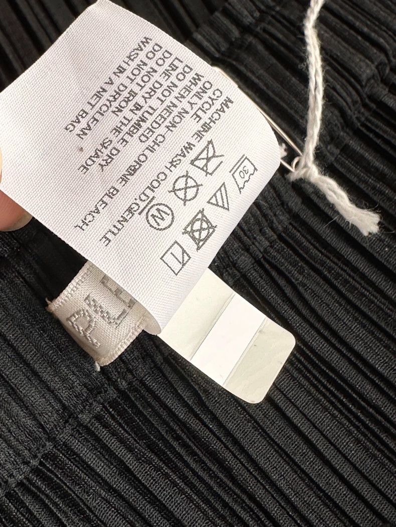 Issey Miyake Issey Miyake Black pleated skirt Size 26" / US 2 / IT 38 - 4 Thumbnail
