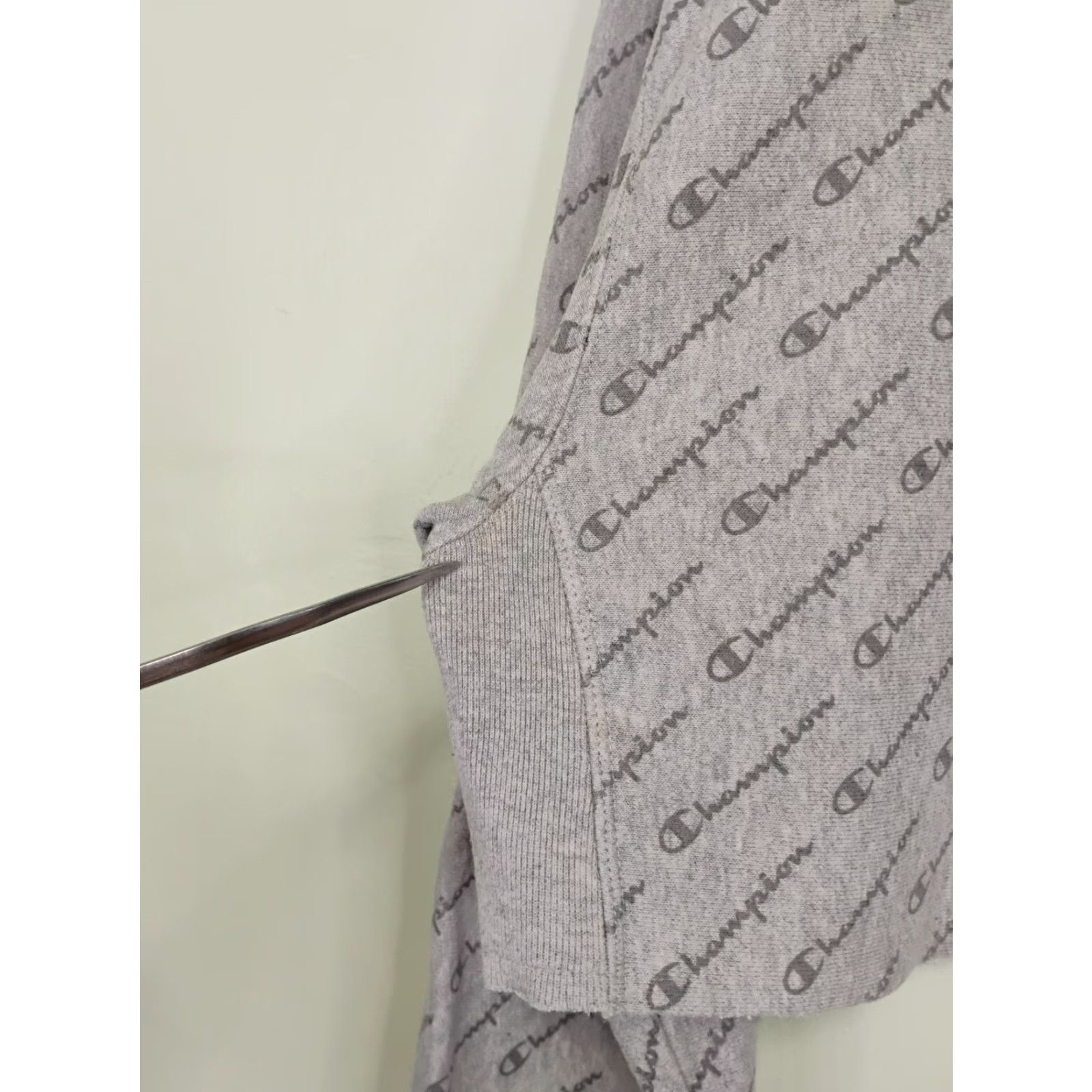 Champion Champion Reverse Weave Crop Sweatshirt Women Adult Medium Gray Spellout Pullover Size M / US 6-8 / IT 42-44 - 4 Thumbnail