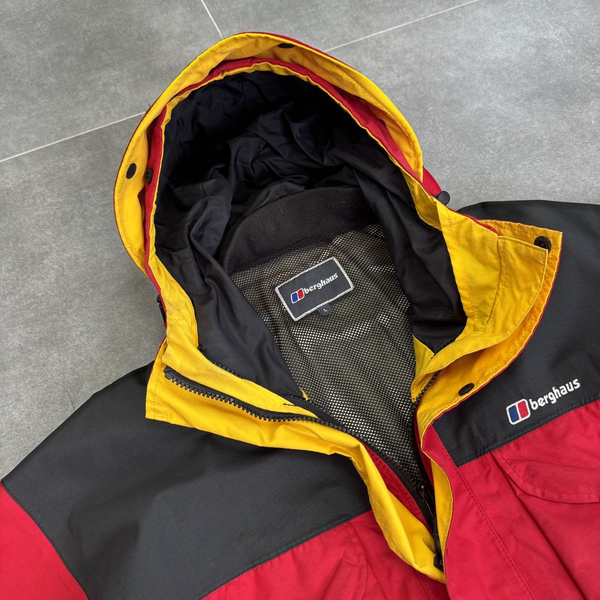 Berghaus Vintage Berghaus Mera Peak Gore-Tex Men Rain Coat Jacket Size US L / EU 52-54 / 3 - 12 Thumbnail
