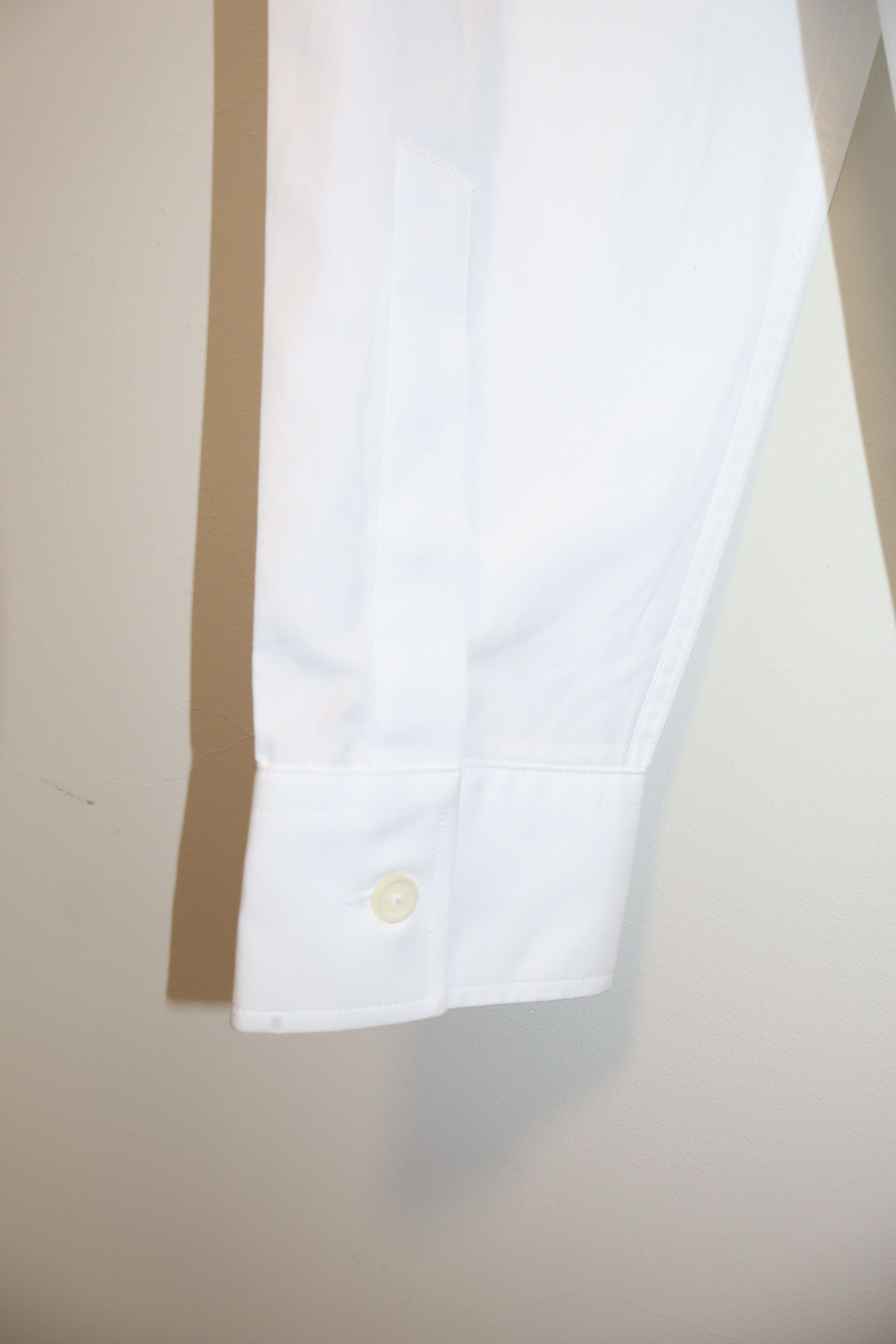 Givenchy Rubber logo shirt Size US L / EU 52-54 / 3 - 10 Thumbnail