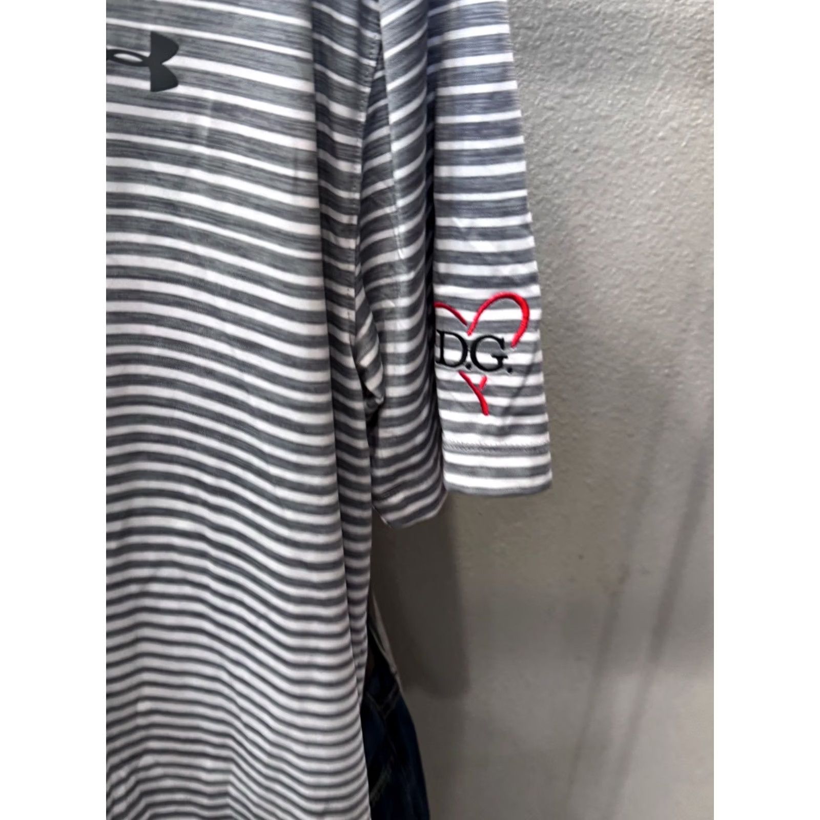 Under Armour Under Armour POLO SHIRT Men Medium M Gray Stripe DG Heart Size US M / EU 48-50 / 2 - 3 Thumbnail