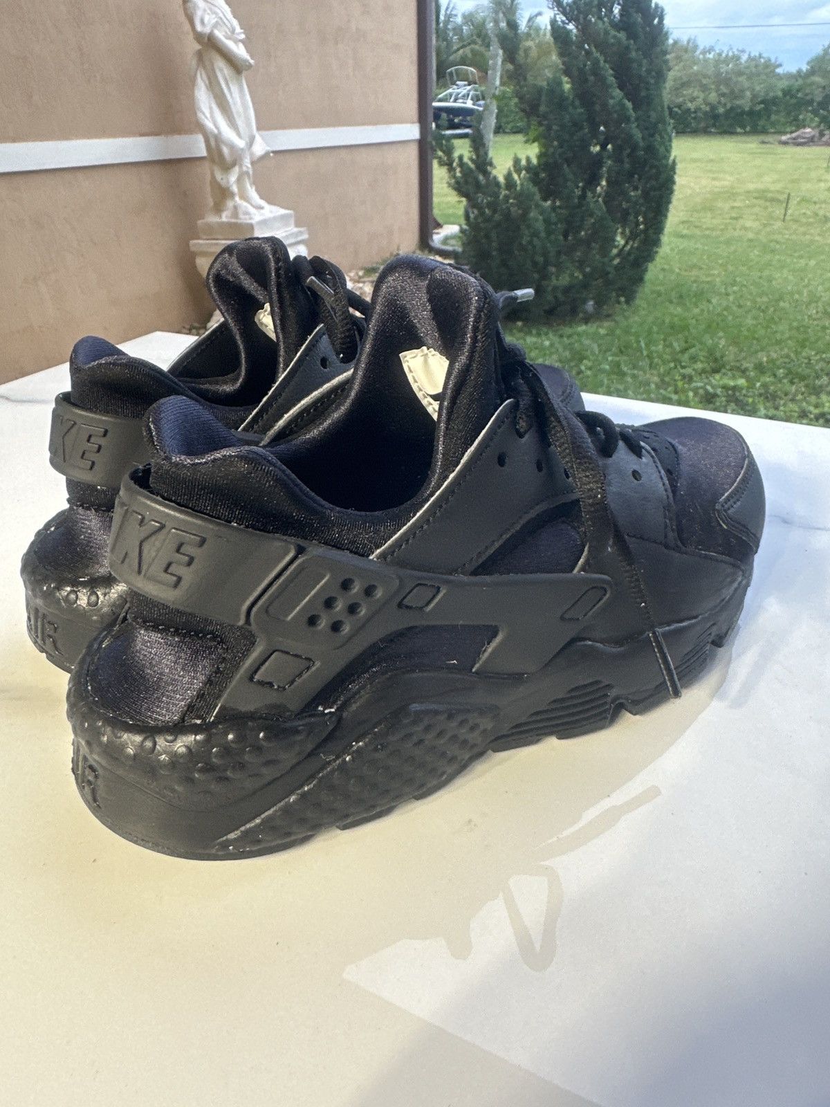 Nike Nike Air Huarache Black (Women's) Shoes Size US 6 / IT 36 - 4 Thumbnail