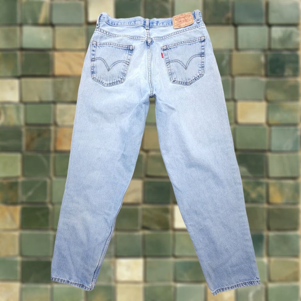Levi's VINTAGE Levi's 560 Jeans Mens 33 x 34 Light Blue 90s American Baggy Comfort Fit 5-Pocket Denim Jeans Mens Size US 33 - 1 Thumbnail