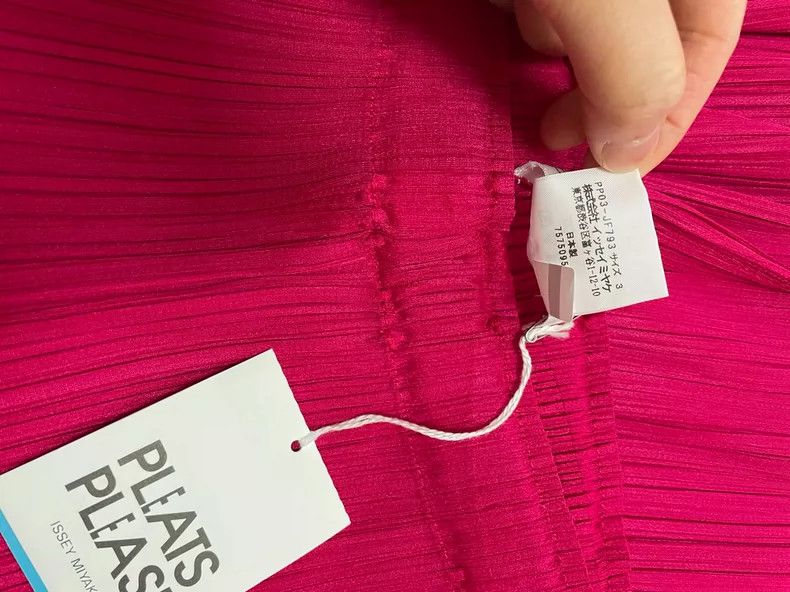 Issey Miyake Issey Miyake size:3 Red pleated fringed trousers Size 22" - 7 Thumbnail