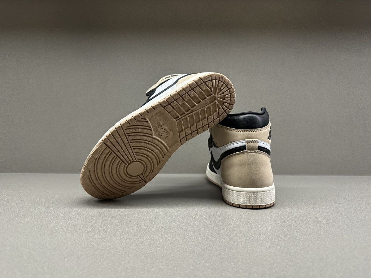 Jordan Brand Jordan 1 Retro High OG Latte Women’s Size US 6.5 / IT 36.5 - 9 Thumbnail