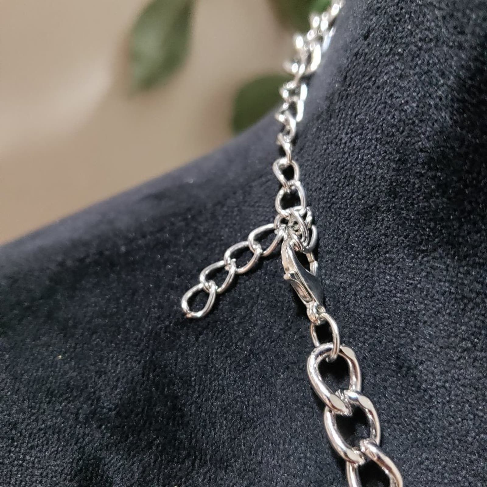 Other Show Stopping Iridescent Gunmetal & Multi Oil Spill Necklace Size ONE SIZE - 6 Thumbnail