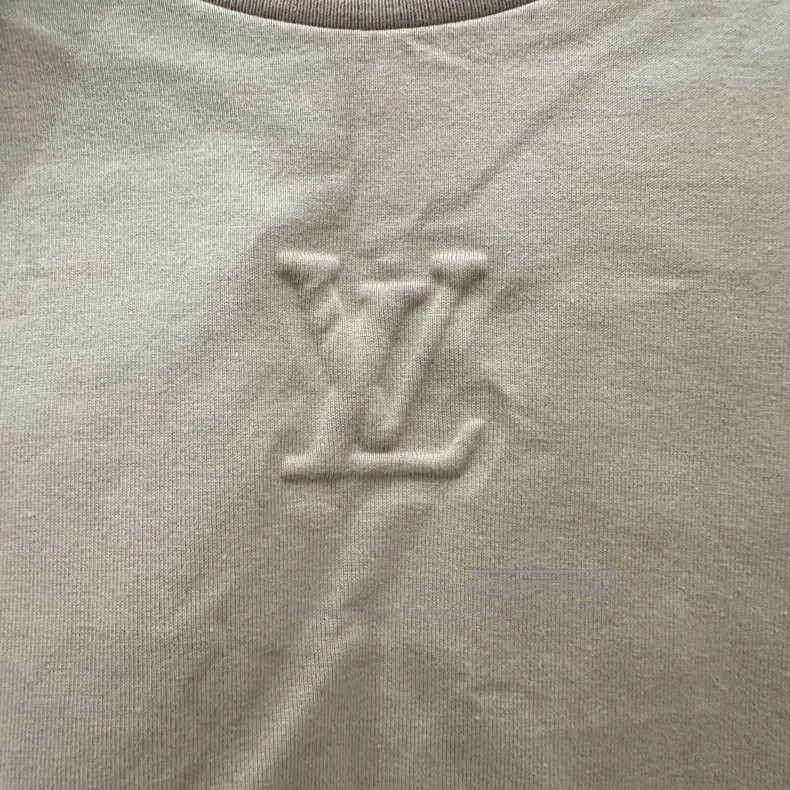 Louis Vuitton Louis Vuitton Embossed logo short sleeve Size US XL / EU 56 / 4 - 3 Thumbnail